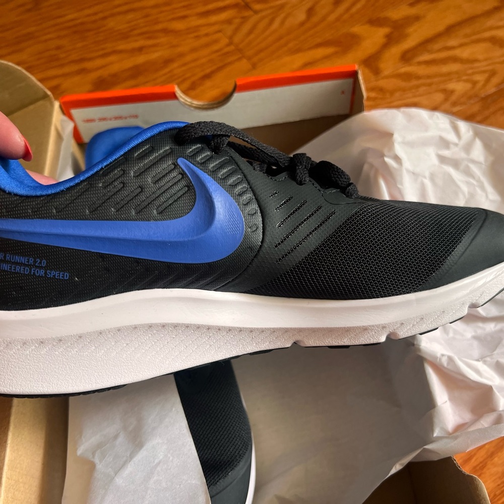 NIB Nike Star Runner 2 Big Kids Shoes